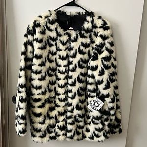 Forever 21 Standout Bat Faux Fur Jacket